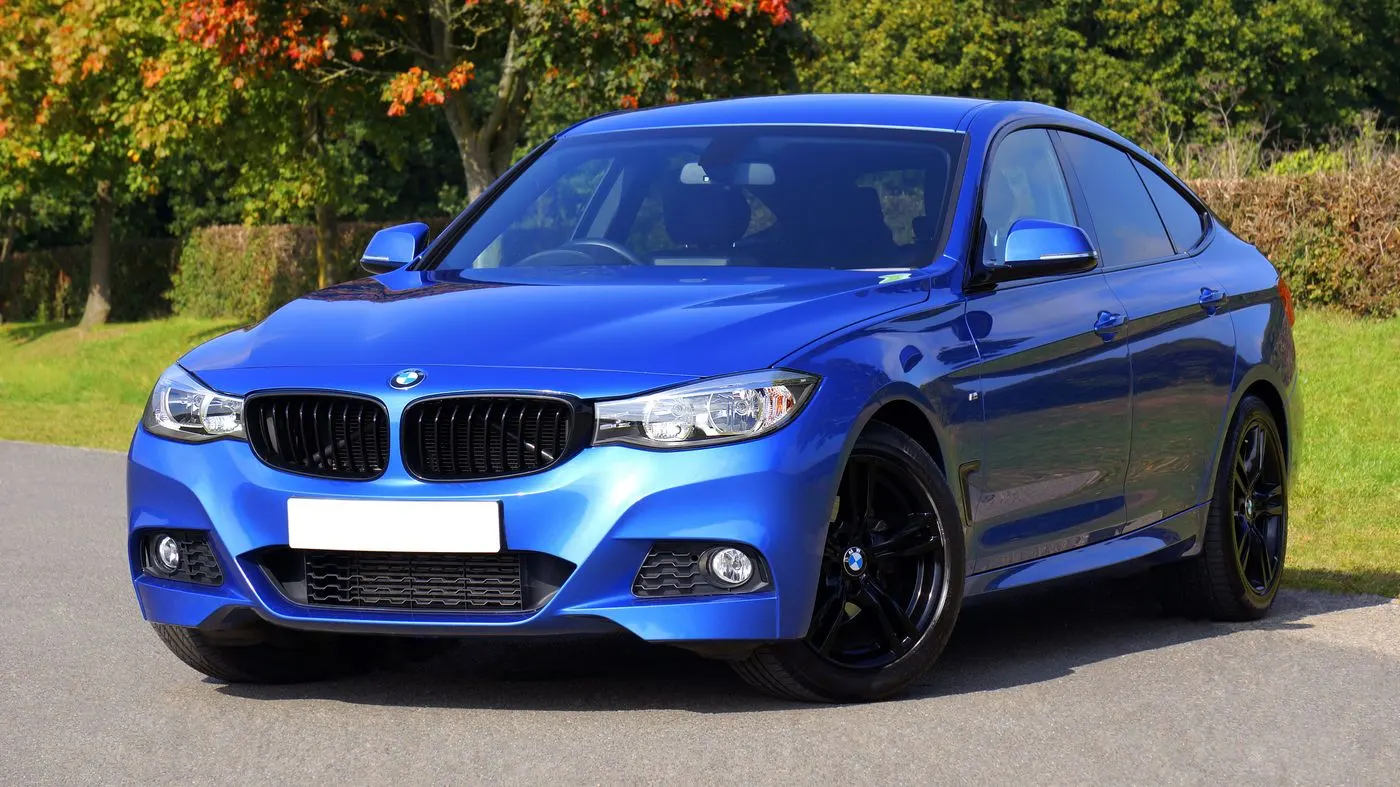 Rodz private car for individual and small-group transportation